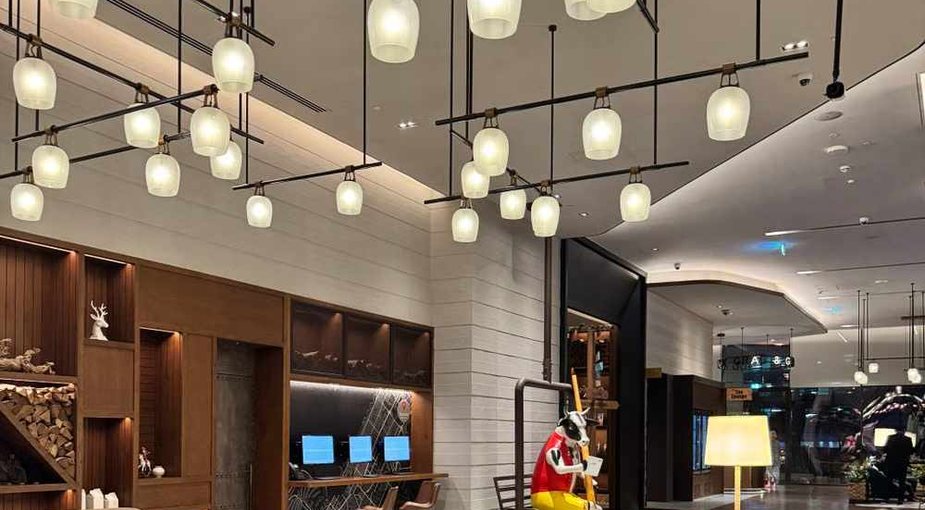 Lighting & Power Outlets